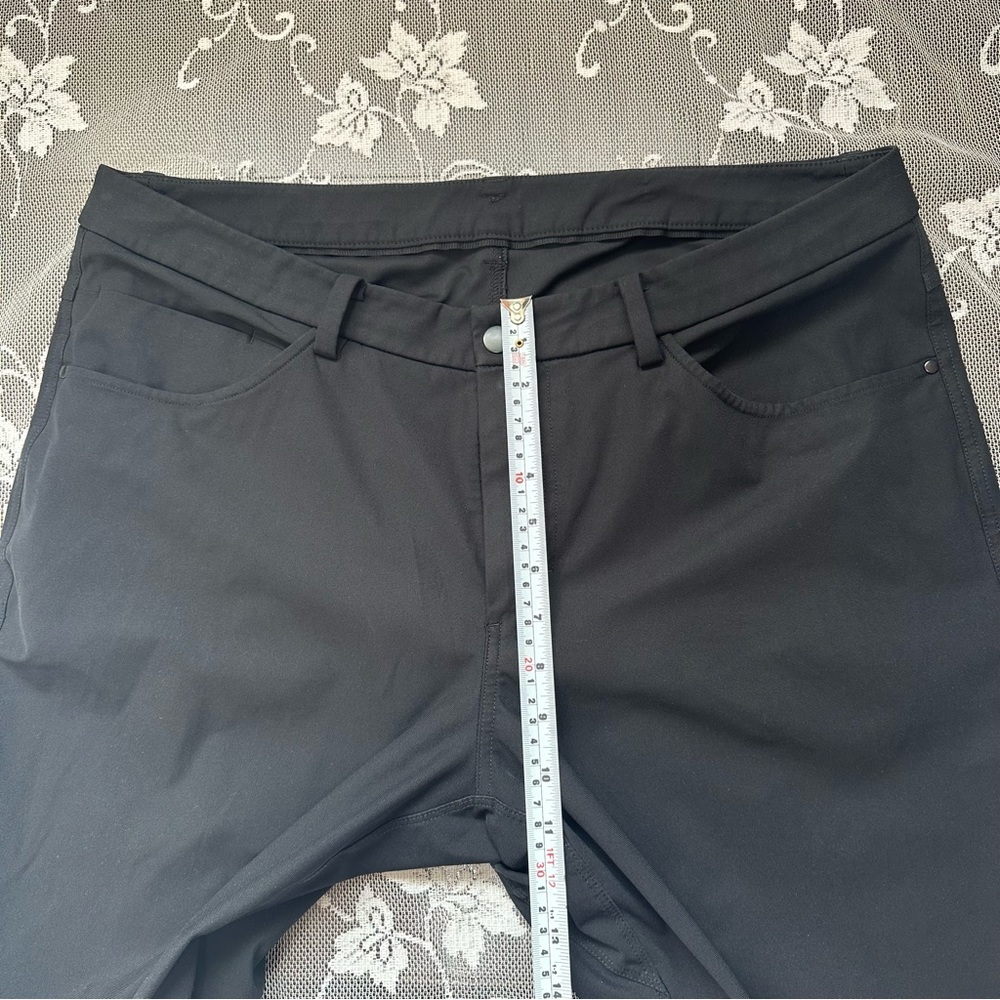 Lululemon ABC Pant Classic in Black Sz 36 - Picture 12 of 14